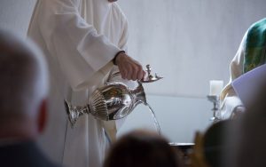 Lee más sobre el artículo Todo lo que necesitas saber sobre el bautizo