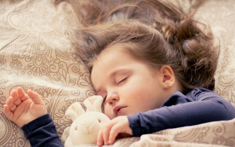 Lee más sobre el artículo ¿Por qué necesitamos dormir?: Explicación para niños
