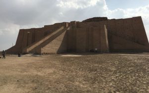 Lee más sobre el artículo Los zigurats: Explicación para niños